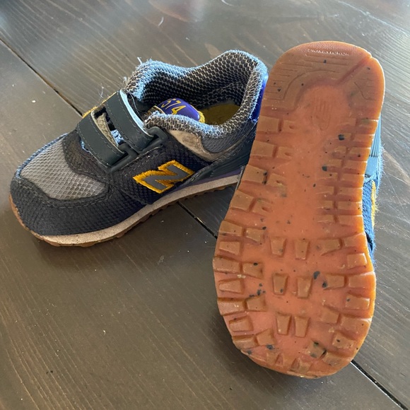 New Balance Infant size 5 - Picture 1 of 1